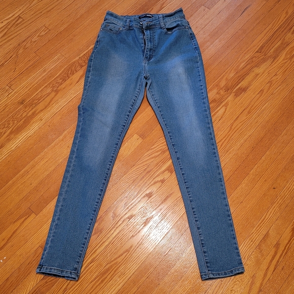 FASHION NOVA JEANS SZ 11/12 - Picture 2 of 2